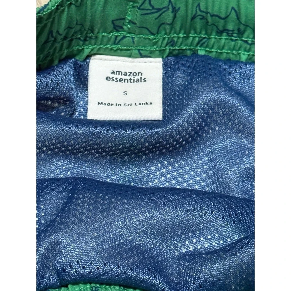 Amazon‎ Essentials size small boys green shark swim trunks 6/7